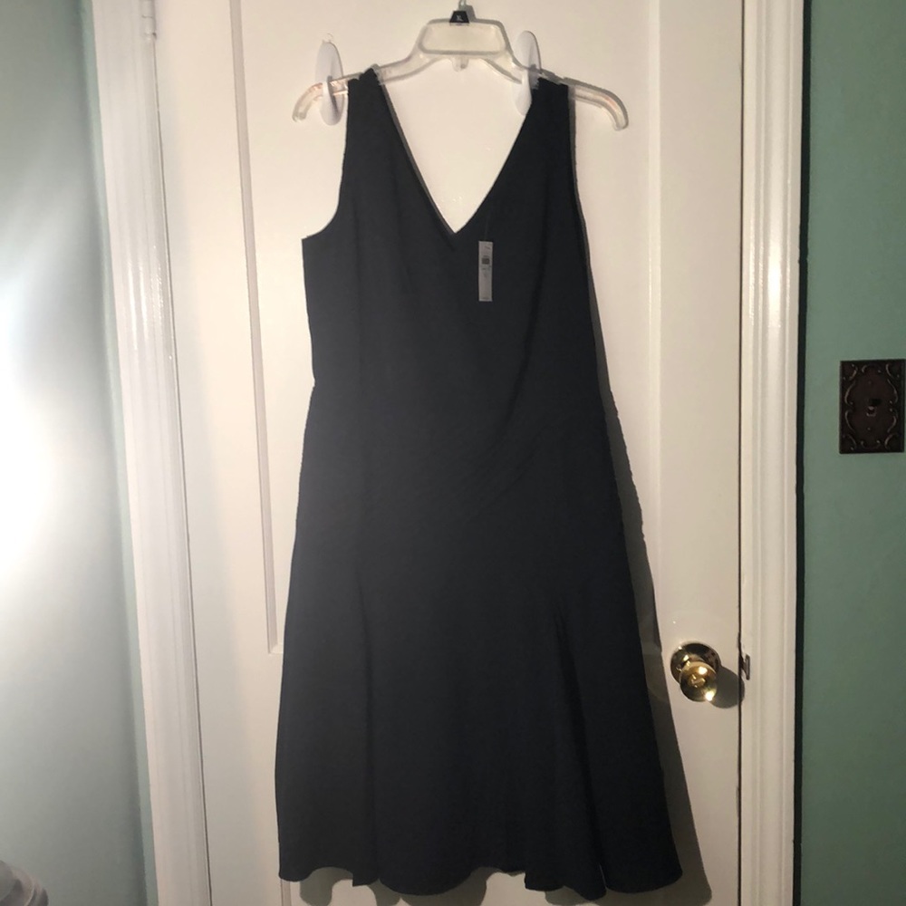 Ann Taylor Navy Vneck Dress Size 12